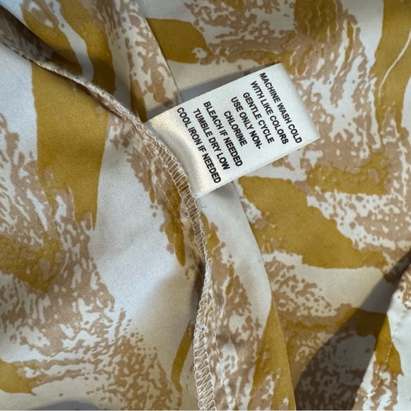 Falling Flower Yellow White Abstract Patterned Dress Size S NWOT - Picture 7 of 7